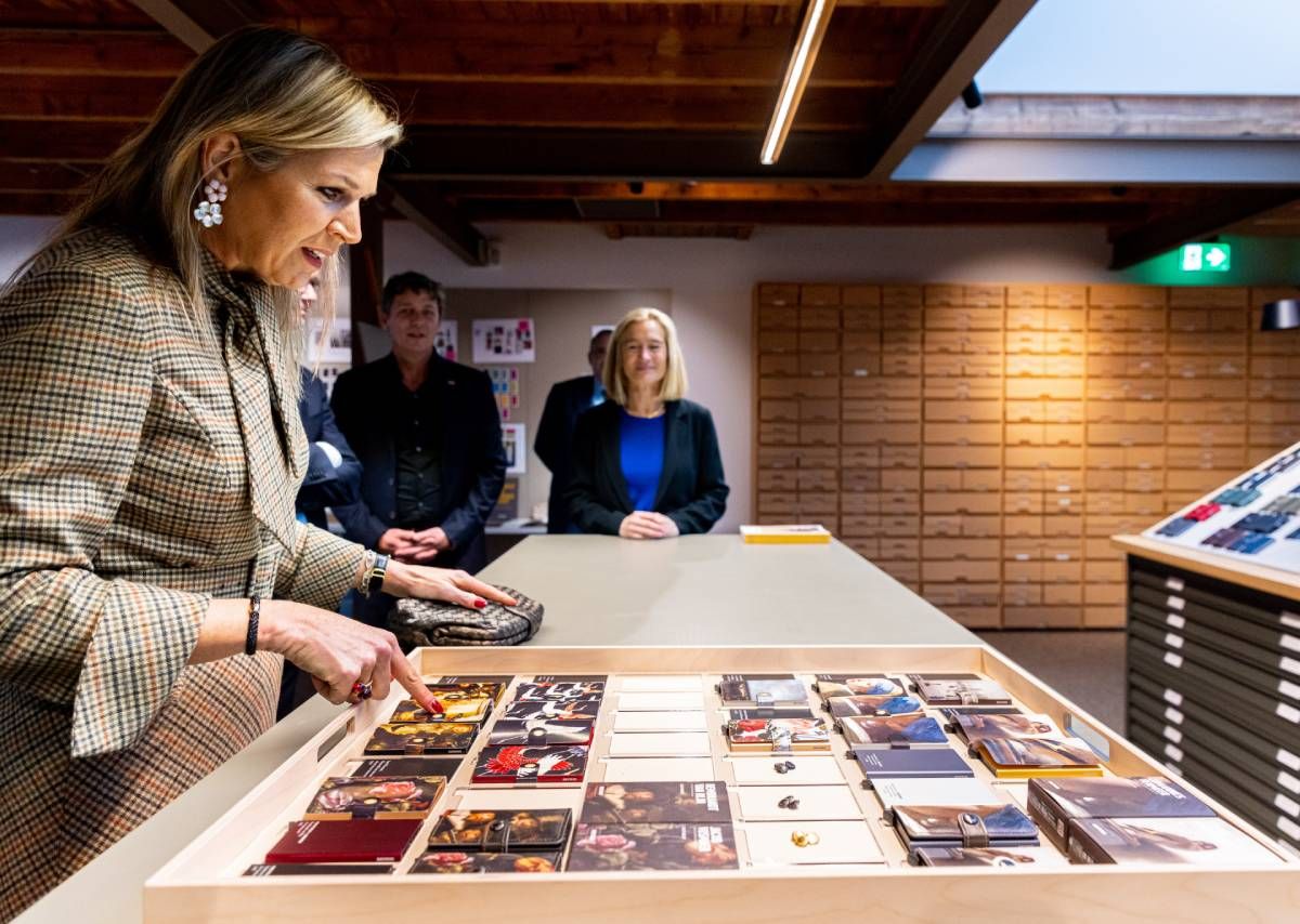 La reina Máxima de Holanda con pendientes de Coolook en un evento oficial