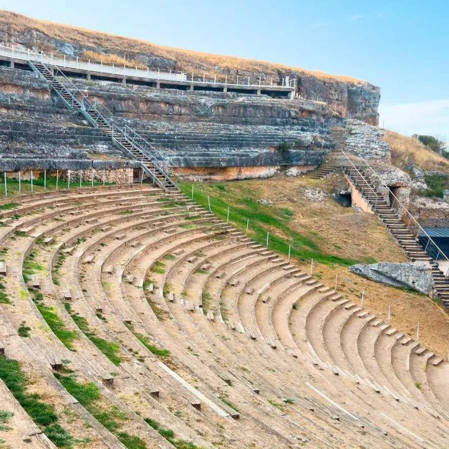 El pueblo de 67 habitantes de Burgos con un teatro romano para 9.000 personas
