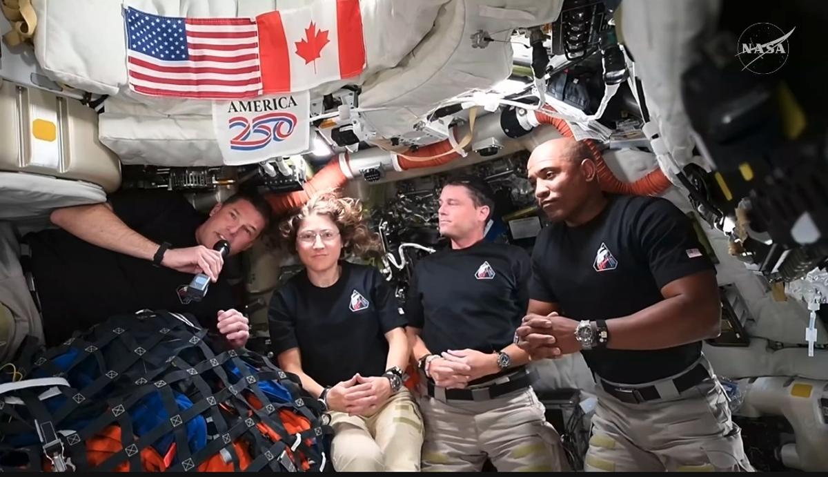 Els astronautes Reid Wiseman, Victor Glover, Christina Koch i Jeremy Hansen a la nau Orión
