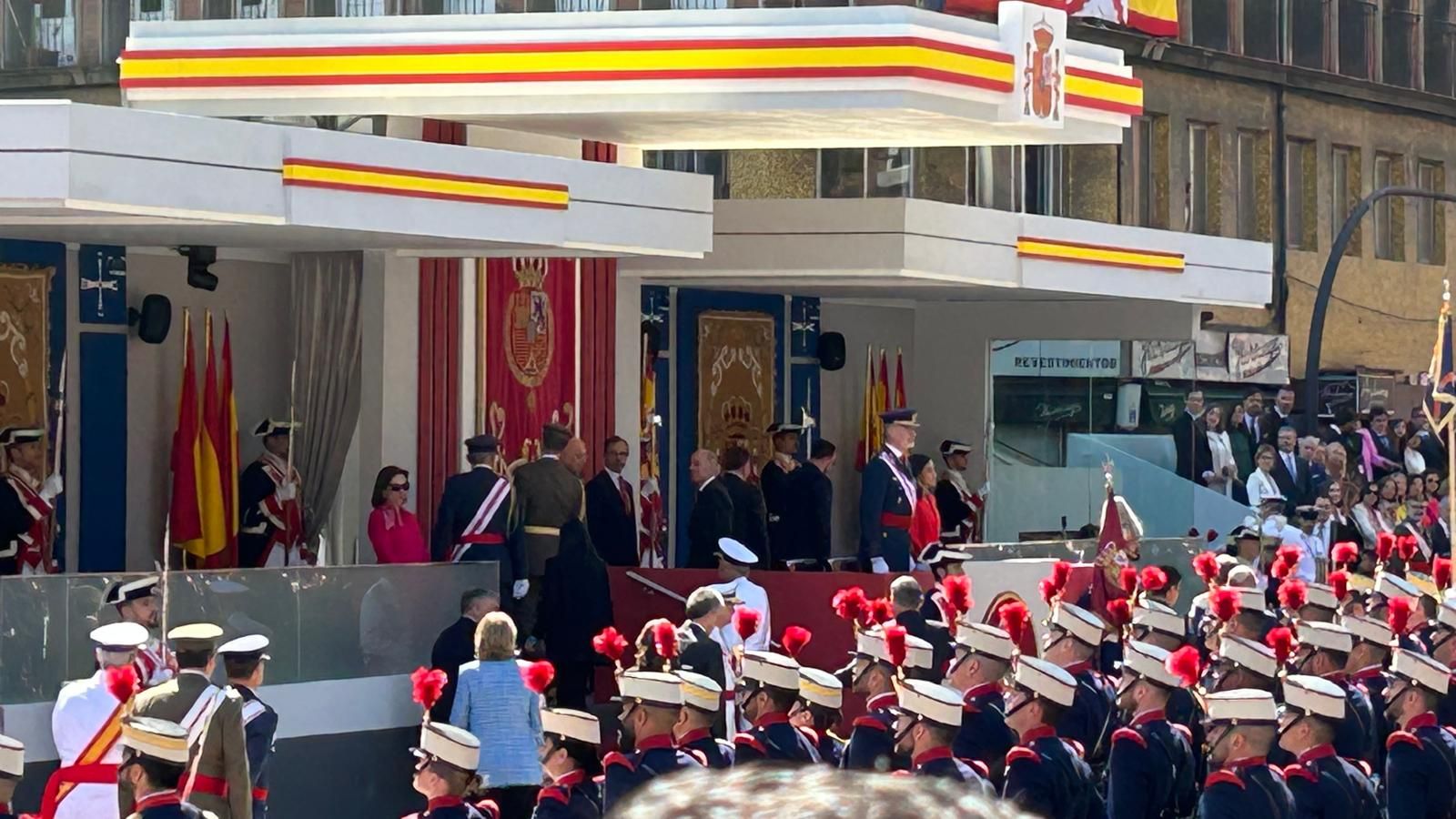 EN IMÁGENES: Así fiue el multitudinario desfile en Oviedo por el Día de las Fuerzas Armadas