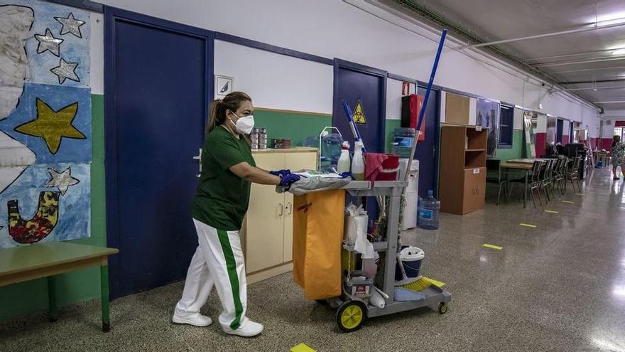 An 22 von insgesamt 426 Inselschulen gibt es zur Zeit Klassen, die in Quarantäne geschickt wurden.