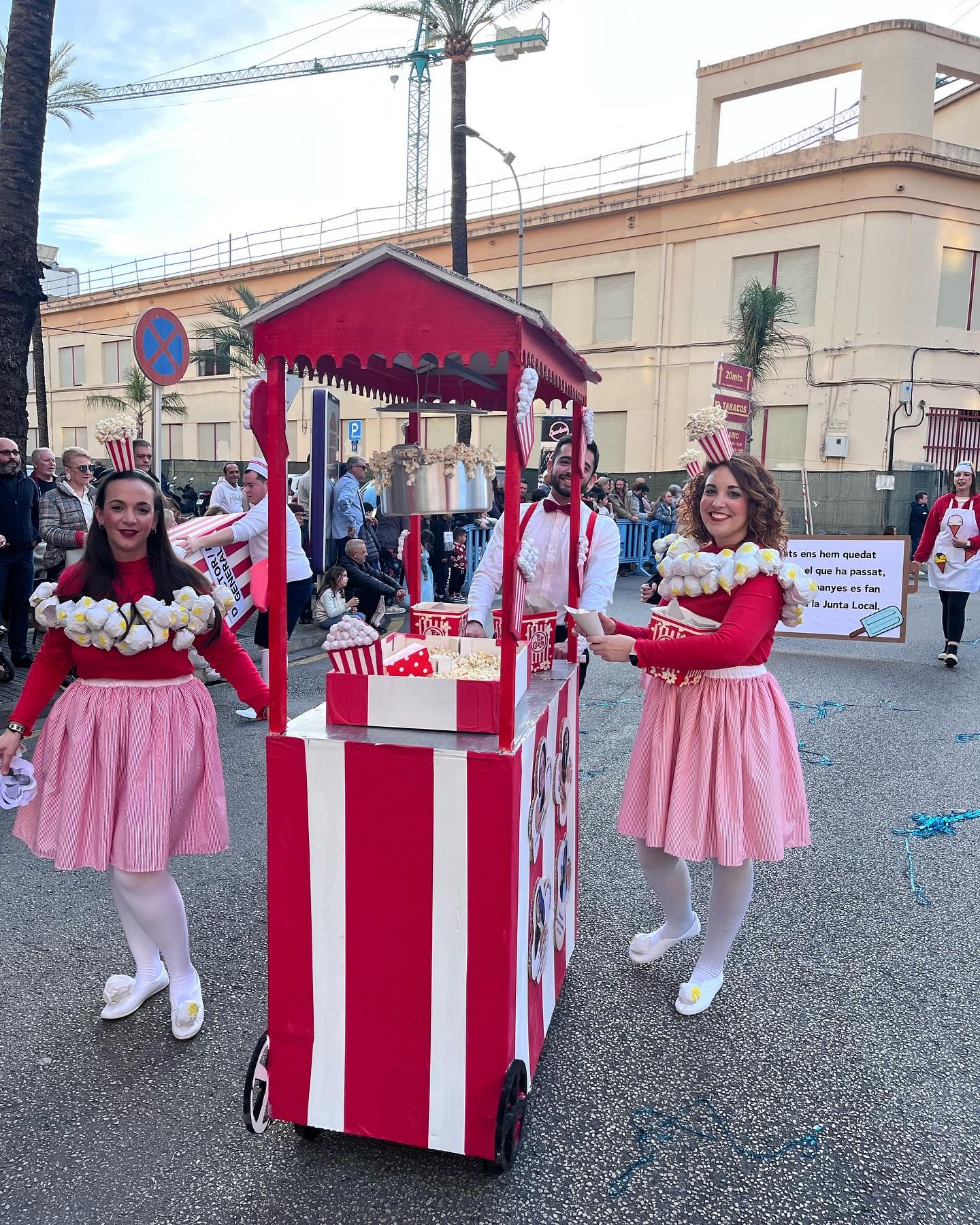 La Cavalcada de las Fallas de Gandia, en imágenes