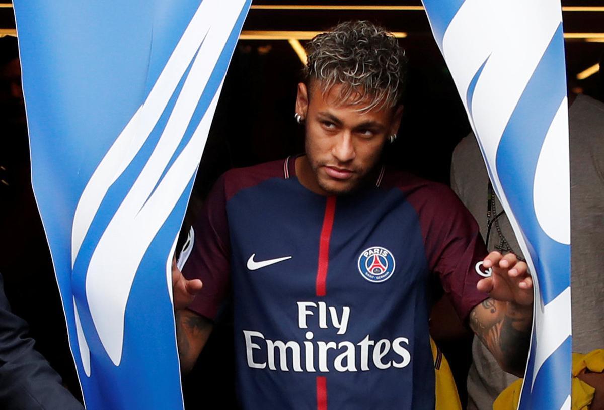 Neymar, en la rueda de prensa del Paris Sant-Germain.
