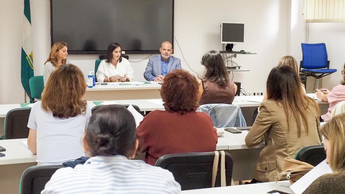 Jornada técnica sobre la tramitación de las ayudas al alquiler para personas vulnerables en la Delegación territorial de Fomento.