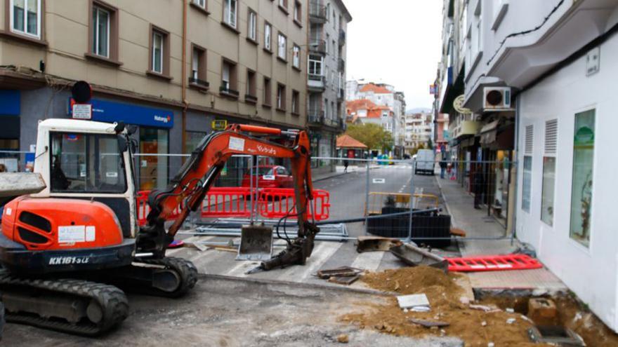 Retenciones en el centro de Vilagarcía por el corte de dos calles para ejecutar obras