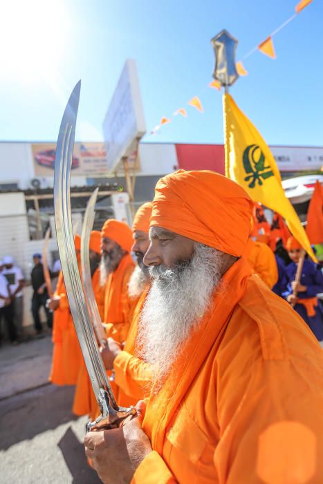 La comunidad Sikh recorre Torrevieja en un colorid