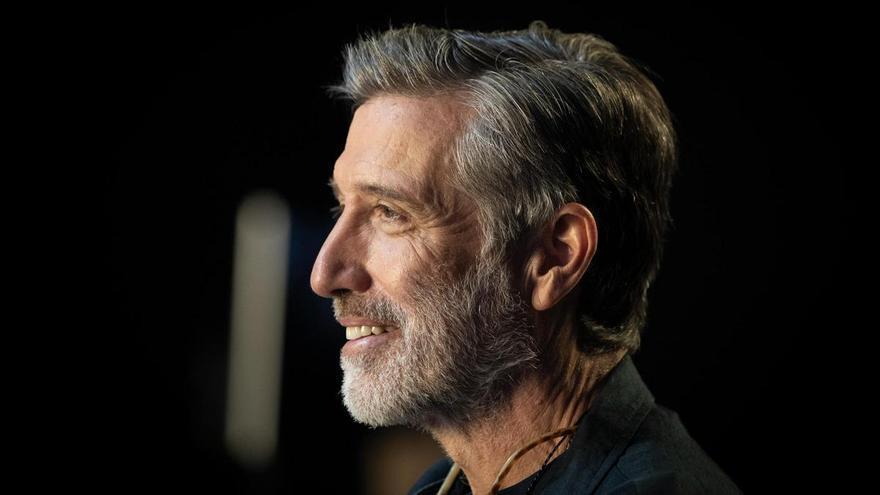 Emilio Aragón (67 años), sobre la 'abuelidad' y sus nietos, que lo llaman Bebo: "Ahora mismo no quiero estar aquí"