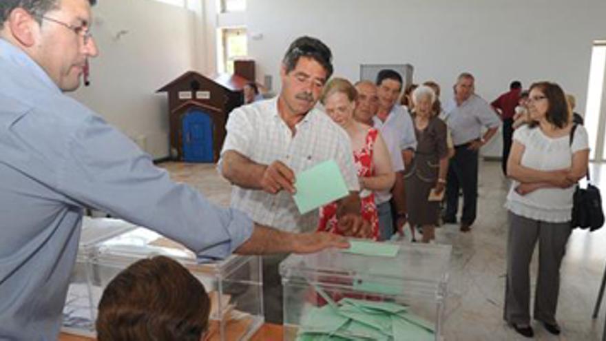 Navatrasierra envía 146 quejas para demandar la mesa electoral