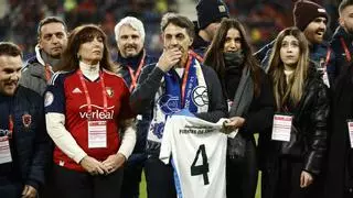 Osasuna homenajea en la Copa del Rey a Luismi, futbolista del Fuentes fallecido en un accidente de tráfico