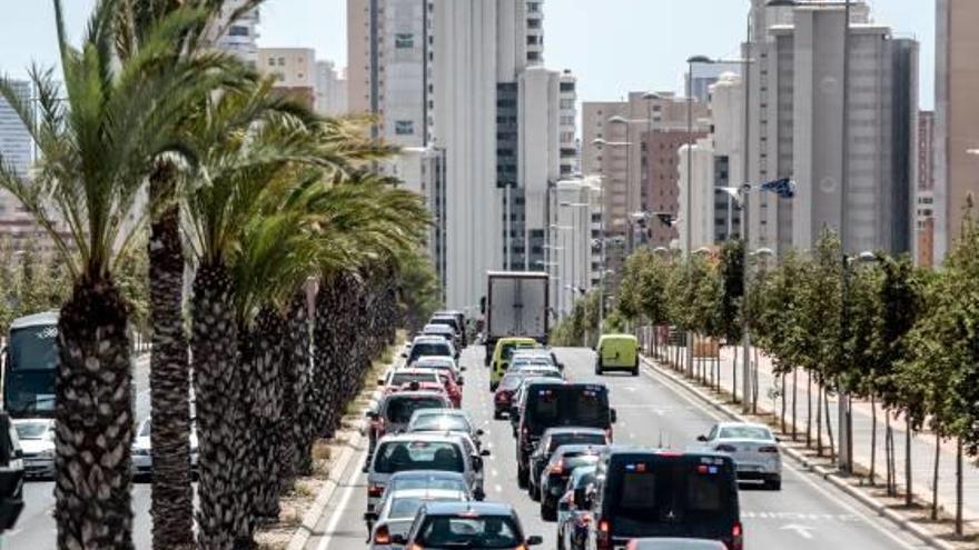 El contrato que regula el tráfico de Benidorm podría separarse de la concesión del alumbrado.