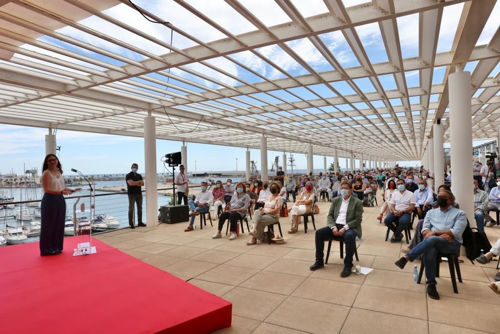 Ximo Puig celebra un acto en Alicante por el segundo año de mandato bajo el lema "Un futuro para crecer"