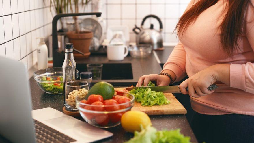 Las personas que comen proteínas tienden a tener menos grasa acumulada en el cuerpo