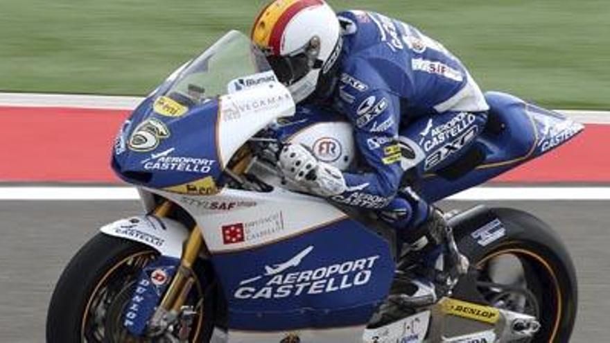 Álex Debón, con el patrocinio del aeropuerto de Castelló en una carrera en 2010.