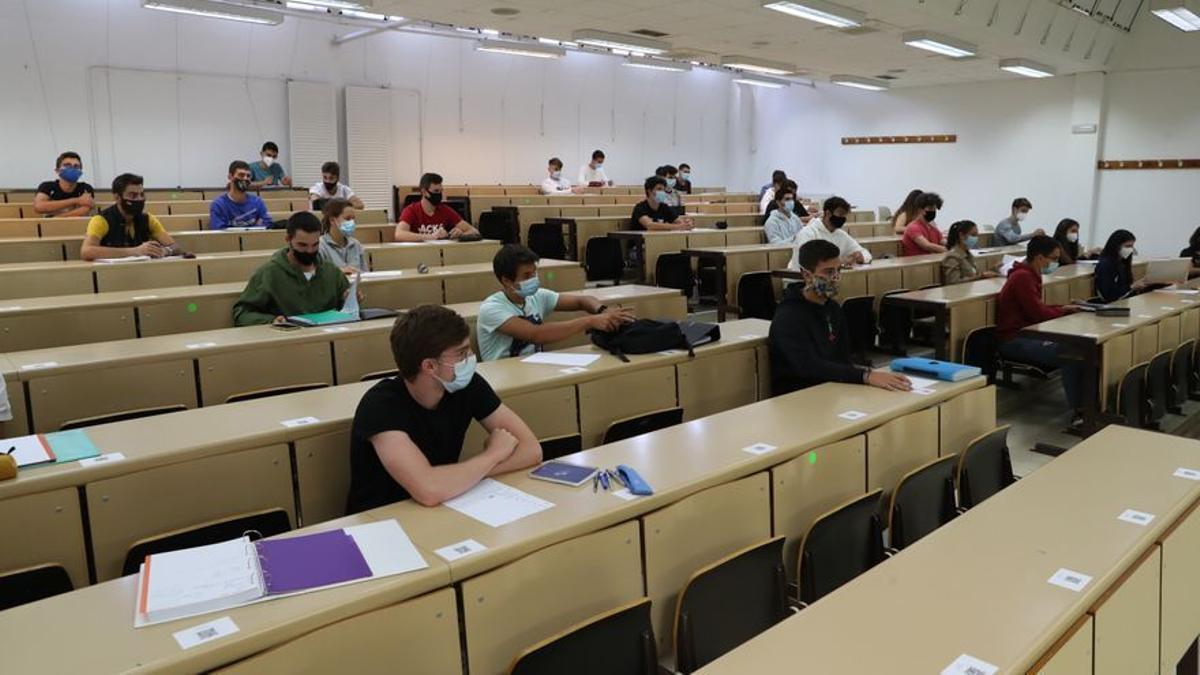 Casi el 40% de universitarios contratados tiene un trabajo por debajo de su formación