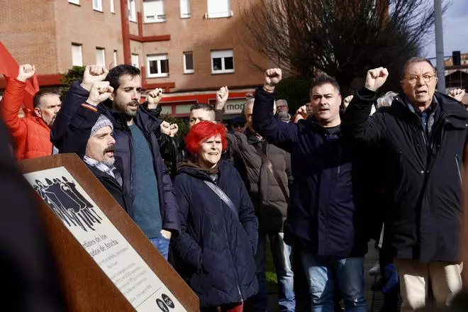 La ofrenda floral en Nuevo Gijón en recuerdo de los Abogados de Atocha, en imágenes