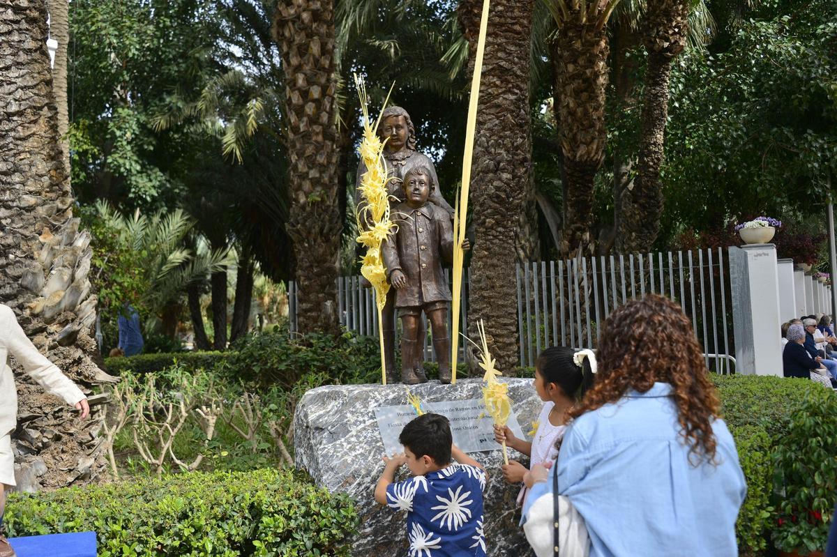 Homenaje al Domingo de Ramos el día de su inauguración.