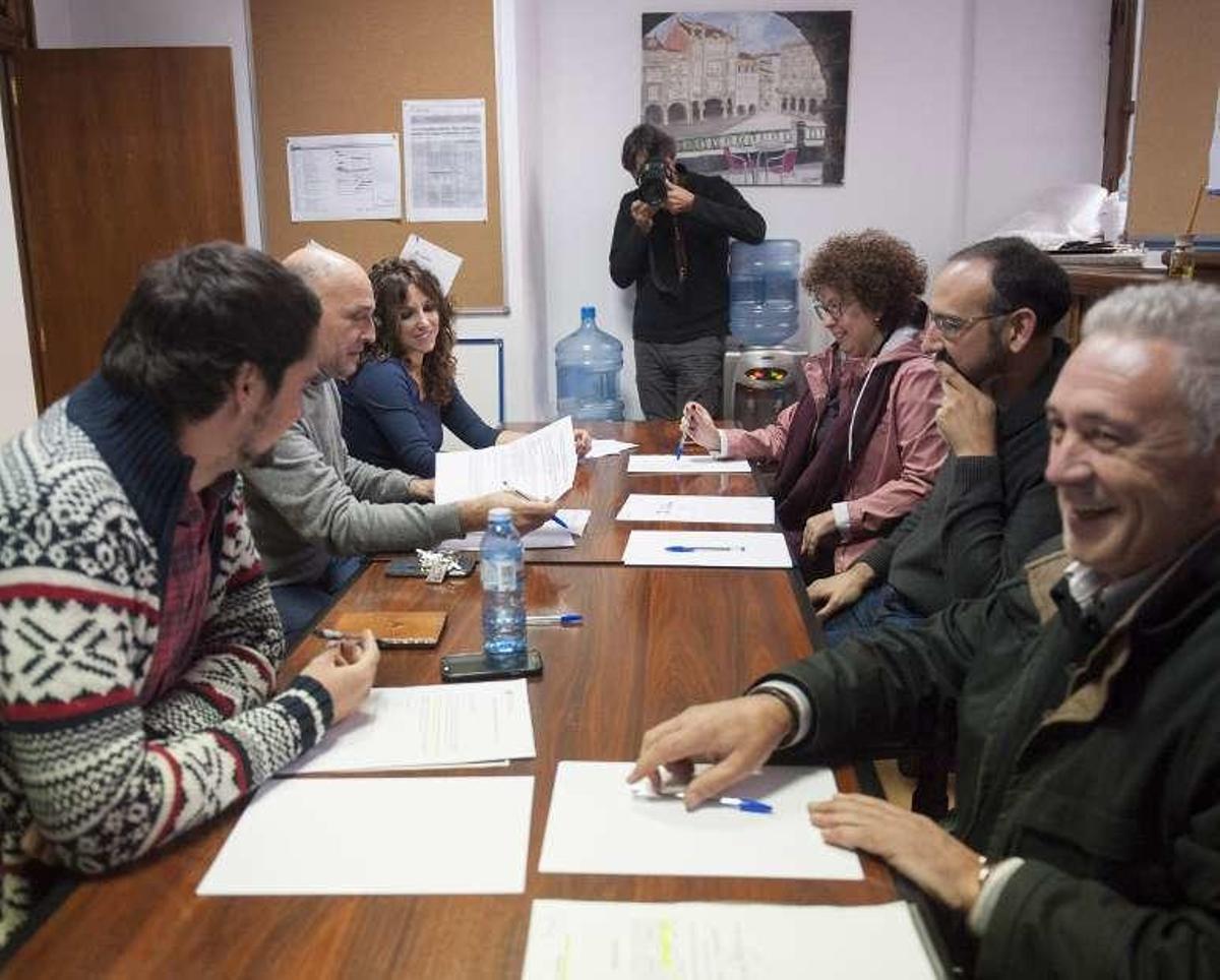 La oposición se reúne en la sede de DO, mientras Pérez Jácome celebra la victoria de Trump
