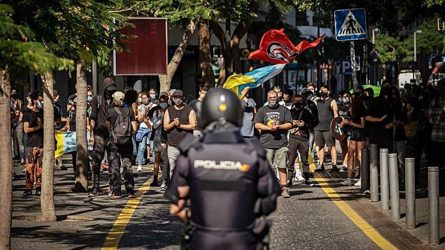 La migración motiva dos manifestaciones | ANDRÉS GUTIÉRREZ