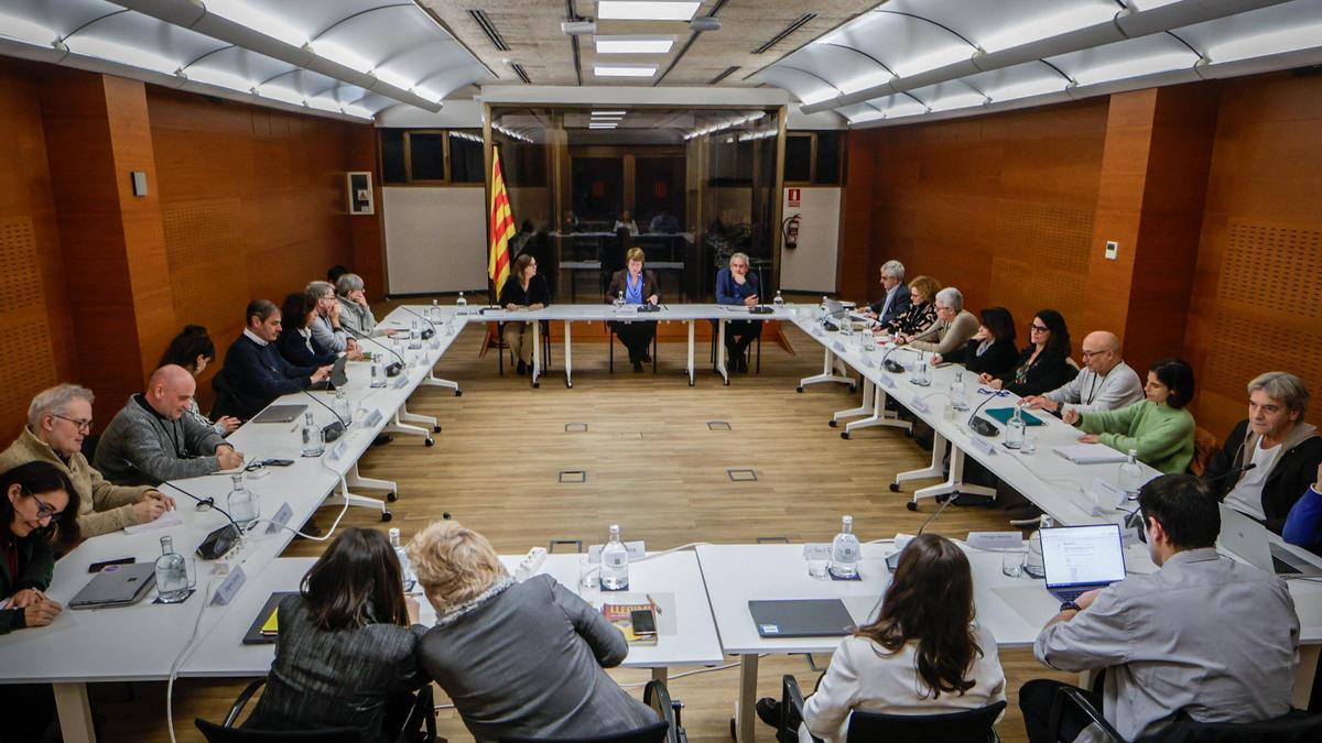 La consellera de Educación, Anna Simó, preside la primera reunión de la comisión de expertos para revertir los resultados de PISA