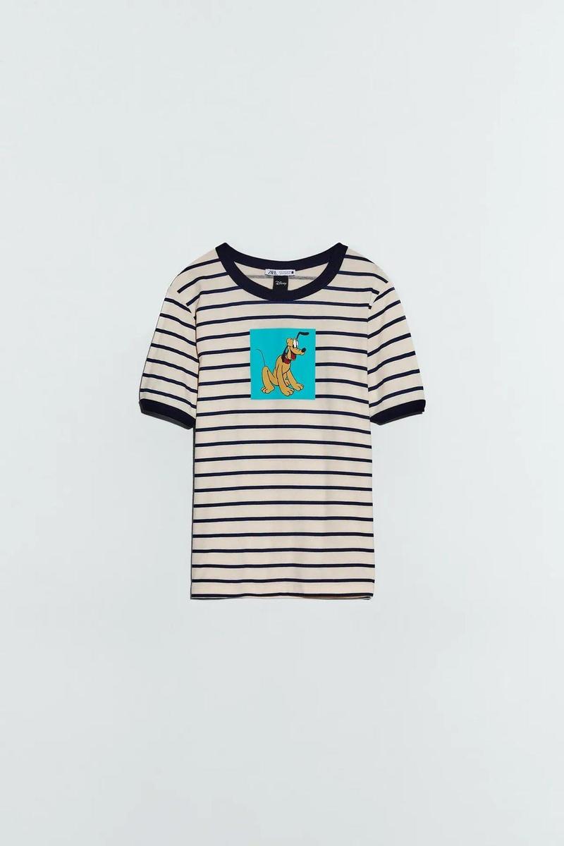 Camiseta de rayas Pluto ©DISNEY, de Zara (15,95 euros)