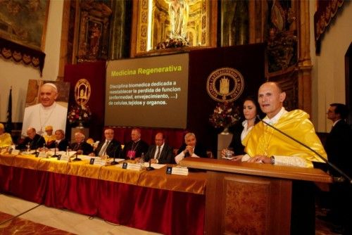 Nuevos Doctores Honoris Causa por la UCAM, René Verdonk y Juan Carlos Izpisua