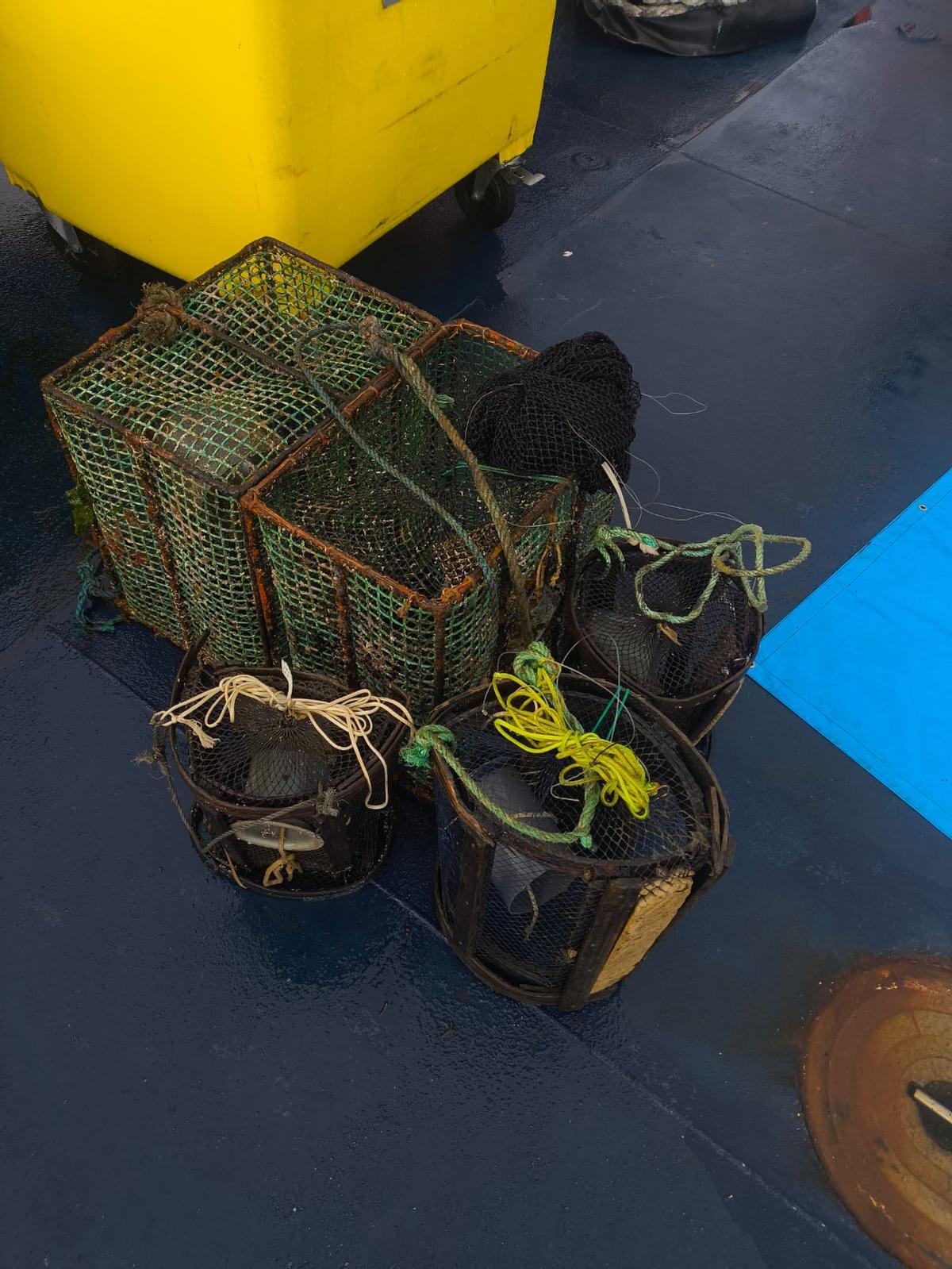 Artes decomisadas en Bueu.