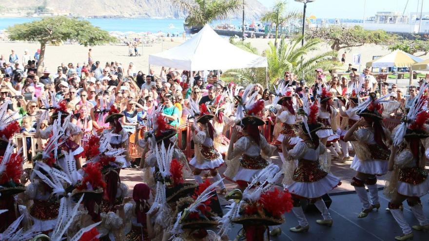 El Carnaval de Los Cristianos cumple con un destacable éxito de participación