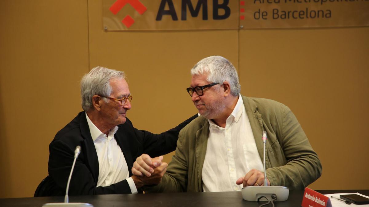 Xavier Trias y Antonio Balmón, en el homenaje al primero como primer presidente del AMB a propósito de su 'adiós' político.