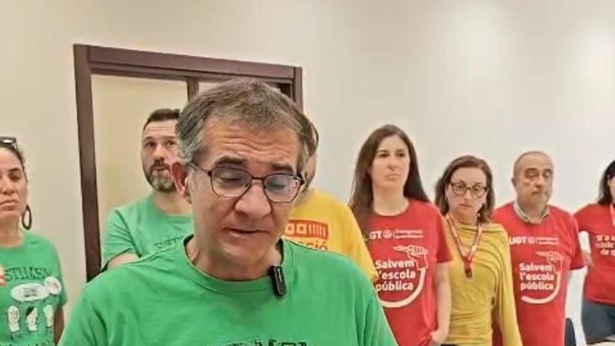 Los sindicatos que han esperado y exigido la presencia de la consellera y el secretario autonómico en la reunión sobre salarios