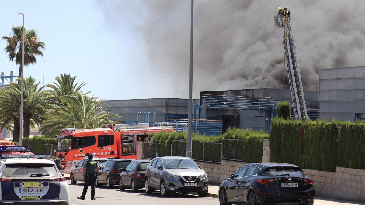 Incendio en una empresa química de Picassent