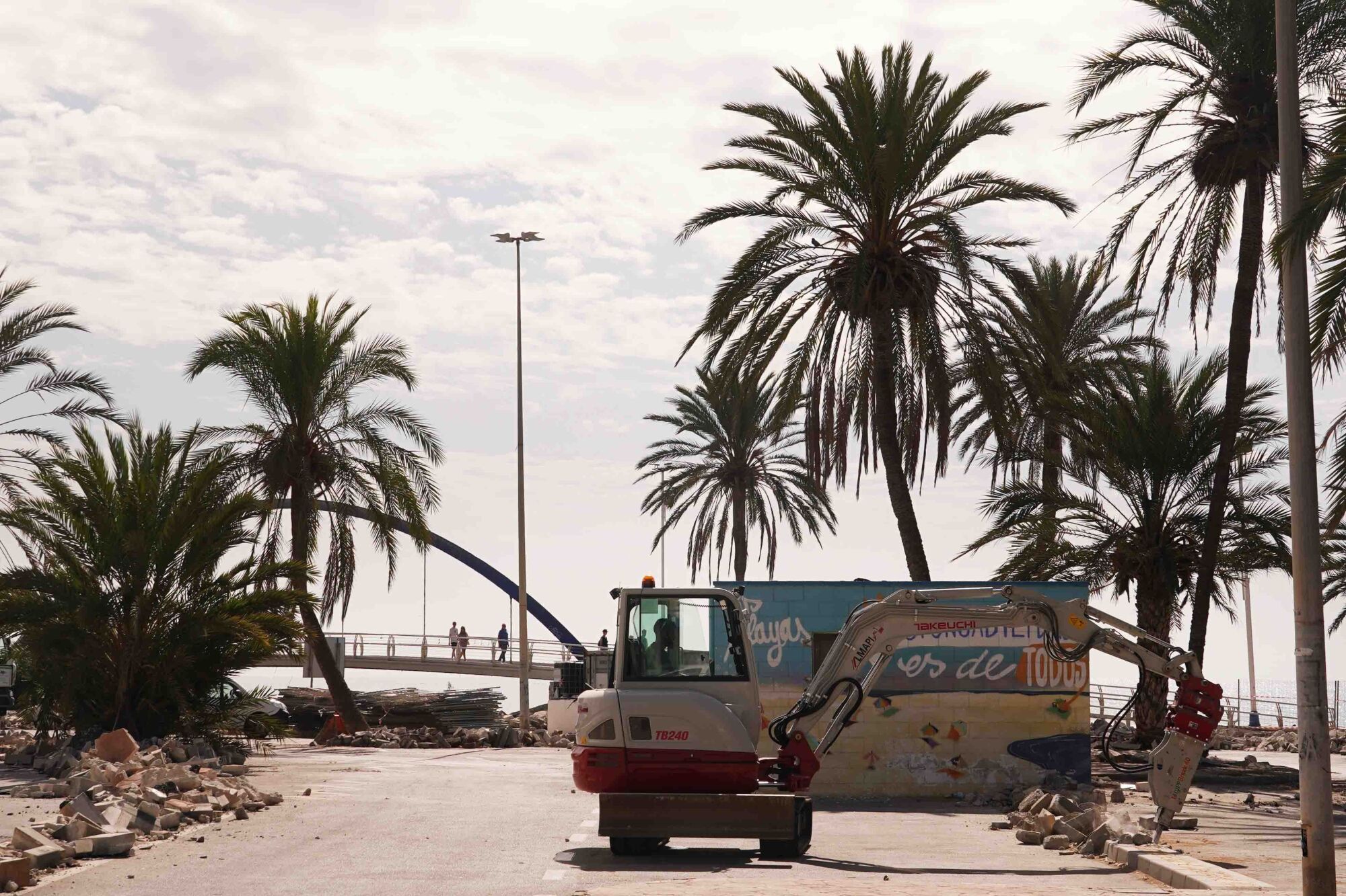 Inicio de las obras de remodelación en el paso marítimo de Pedregalejo