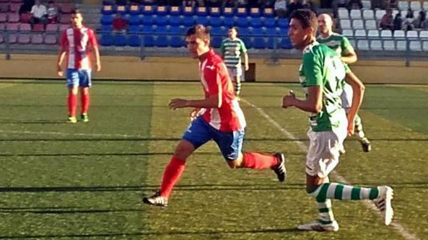 El tercer descenso consecutivo deja en el aire el futuro del CF Cullera