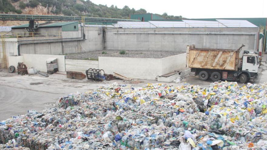 Imagen de la planta de basuras Reciplasa de Onda donde ha sido encontrado el cadáver del recién nacido.