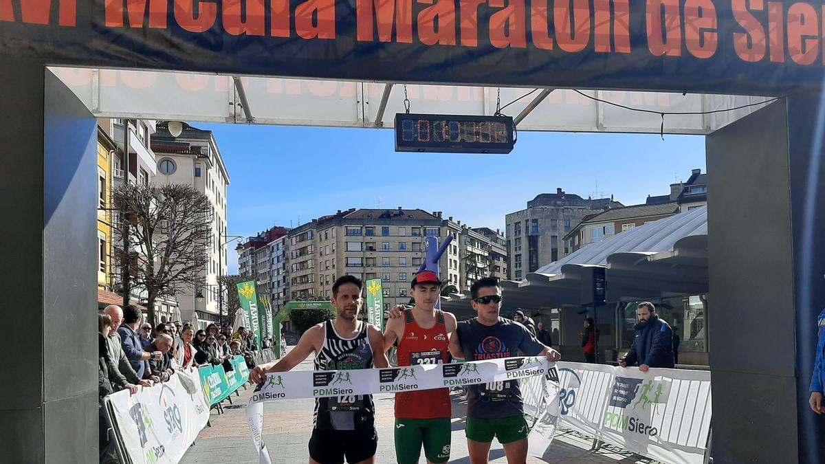 Siero disputa su Media Maratón con récord de tiempos masculino y femenino: así fue la carrera