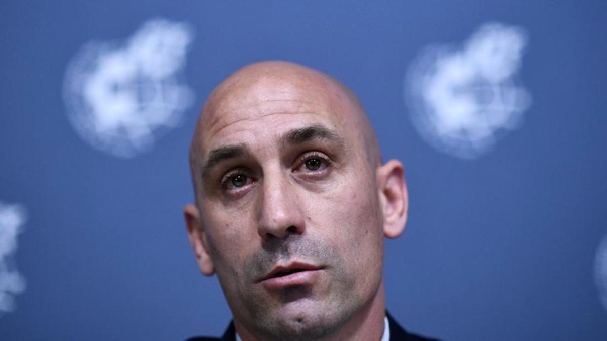 Luis Rubiales, presidente de la RFEF, con las selecciones españolas sub-21 y femenina