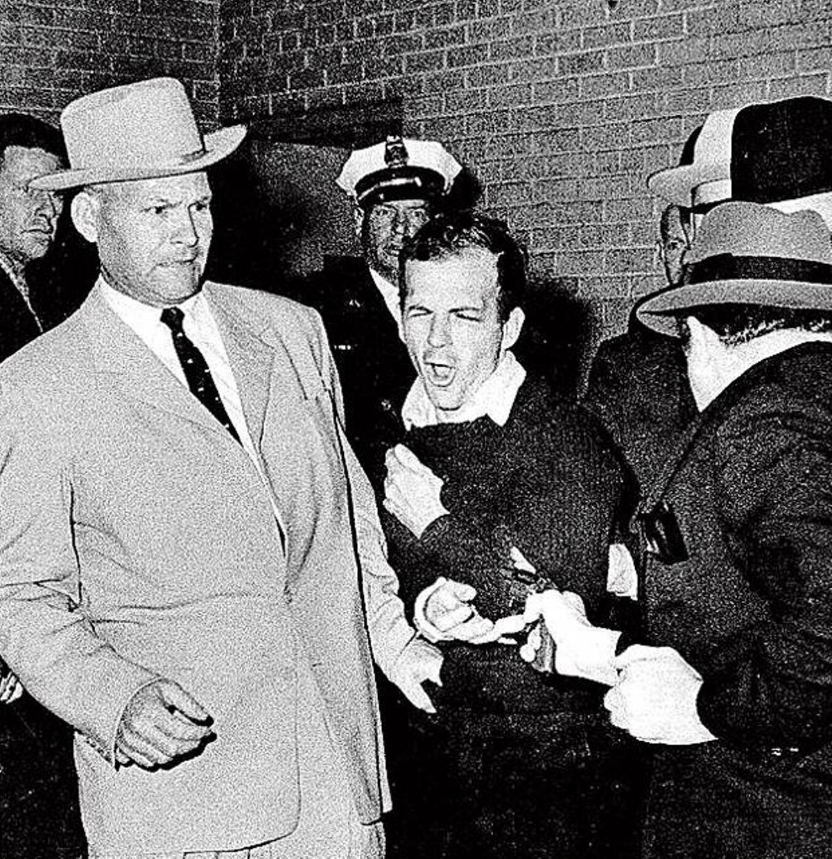 Oswald en el moment de l'assassinat.