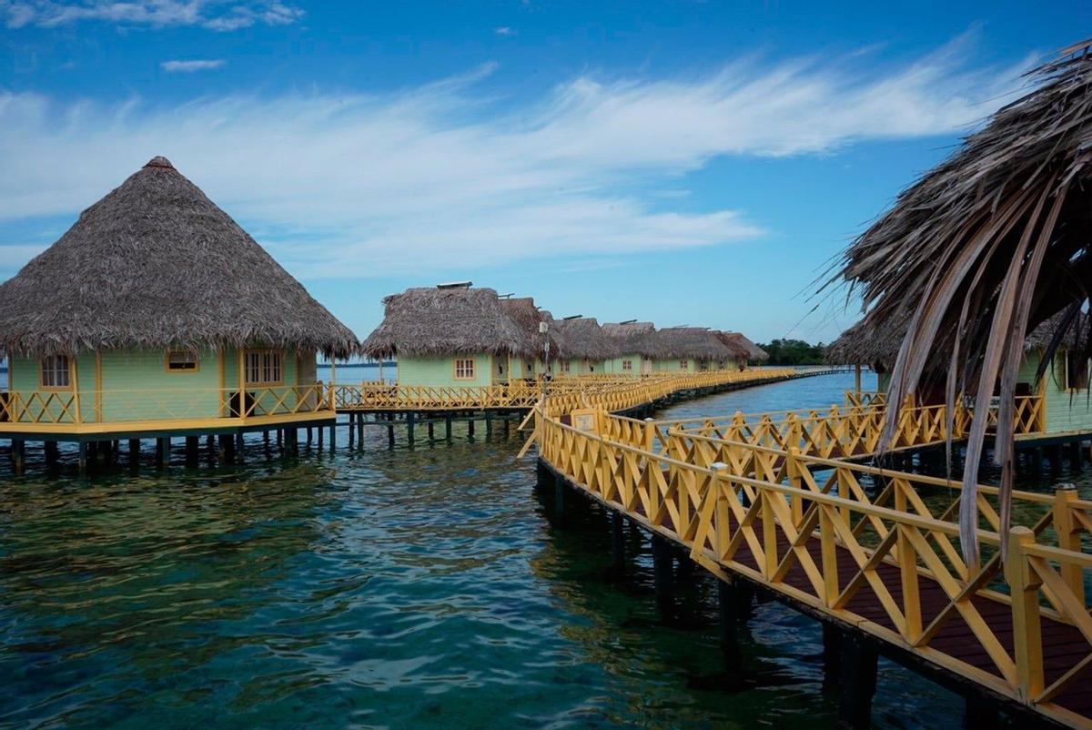 Punta Caracol Acqua Lodge