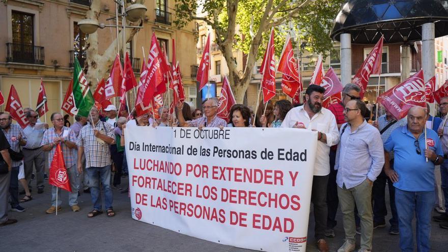 UGT y CCOO reclaman en Córdoba más atención e inversiones para las personas mayores