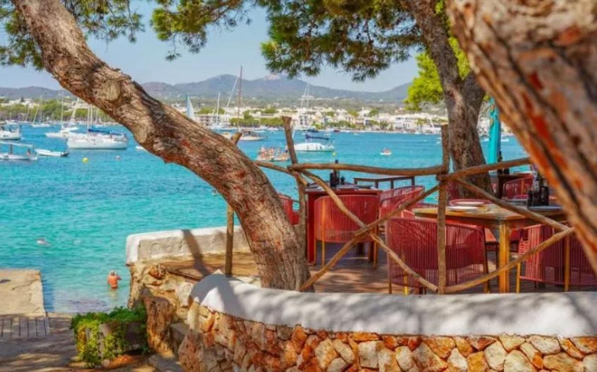 Das Lokal liegt direkt am Meer - laut den Umweltschützern zu nah