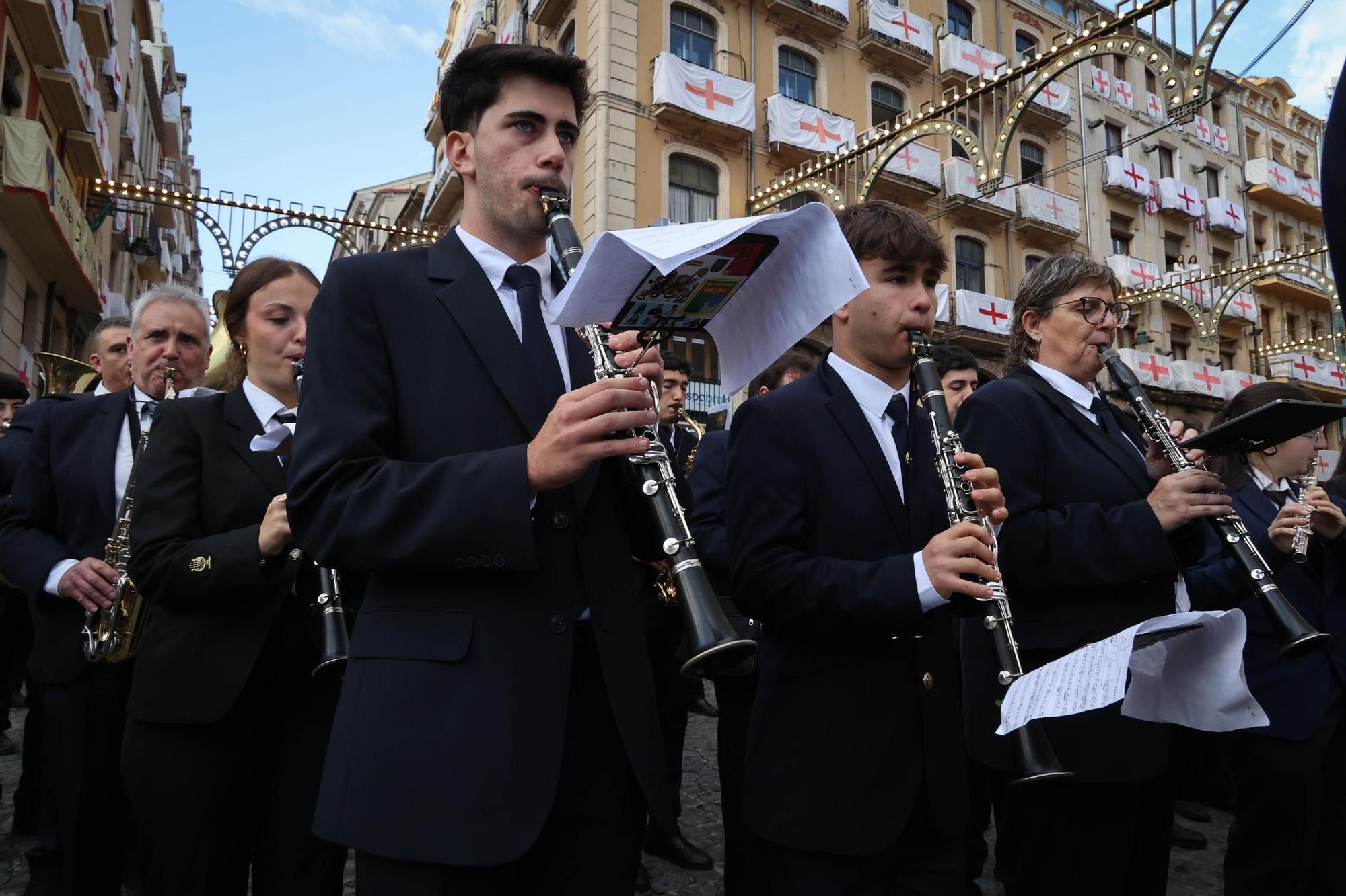 La trilogIa festera de Alcoy despierta con la Diana
