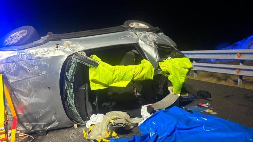 Dos heridos graves tras una colisión frontal con incendio en la autopista TF-1 en Tenerife