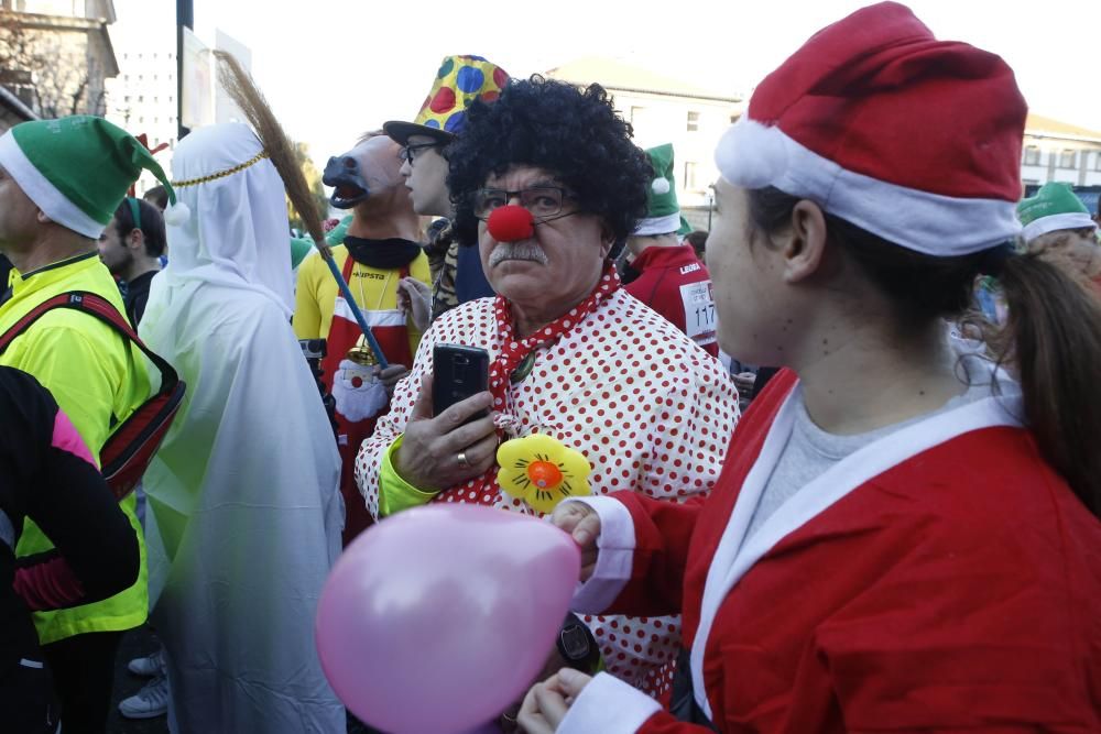 Cerca de 6.000 corredores toman la salida de la Alameda unas horas antes de la Nochevieja