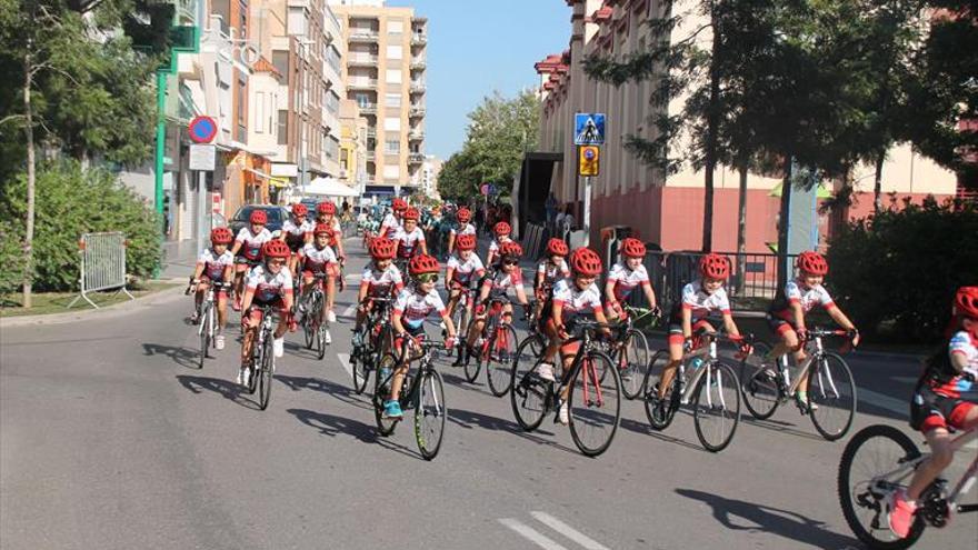 Almassora viu la festa de clausura de les Escoles de Ciclisme 2018 MOLTES PROVES