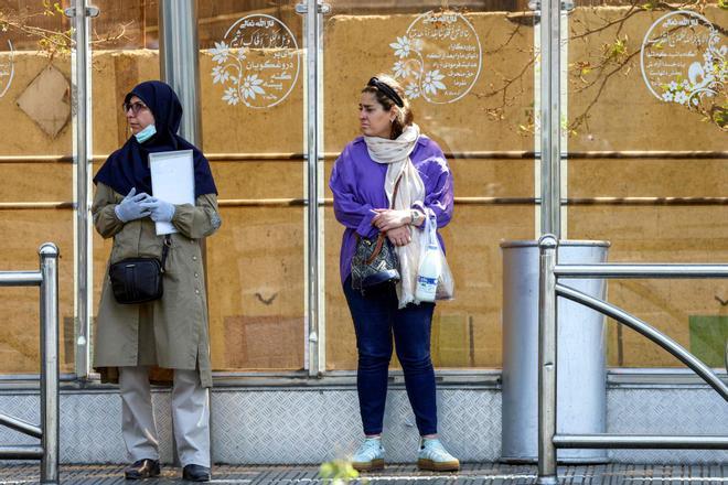 La revolución silenciosa de las iraníes contra el velo 4 años después de la muerte de Mahsa Amini: "Son tantas que las autoridades han perdido el control"