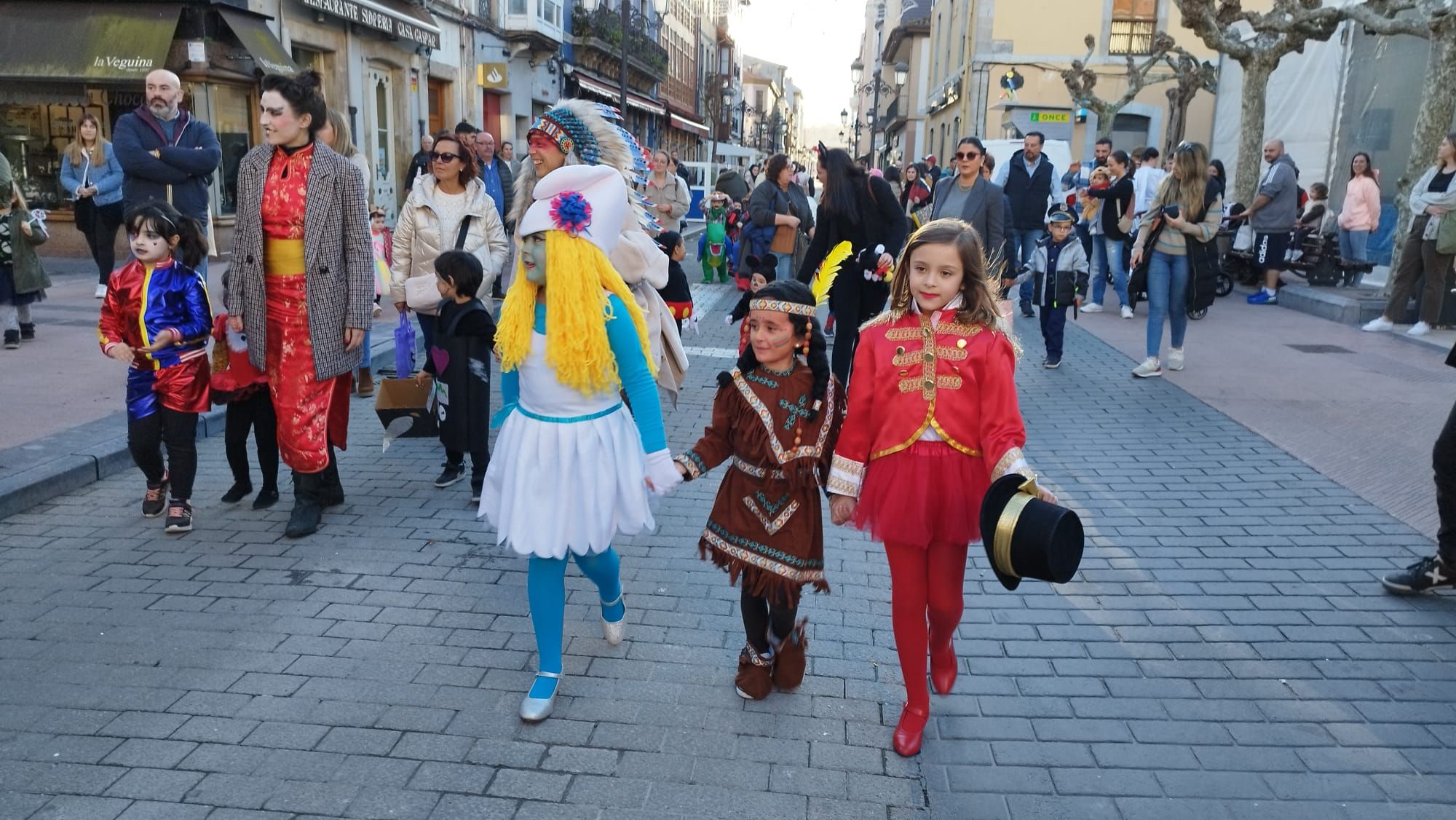 Ribadesella disfruta de su carnaval infantil