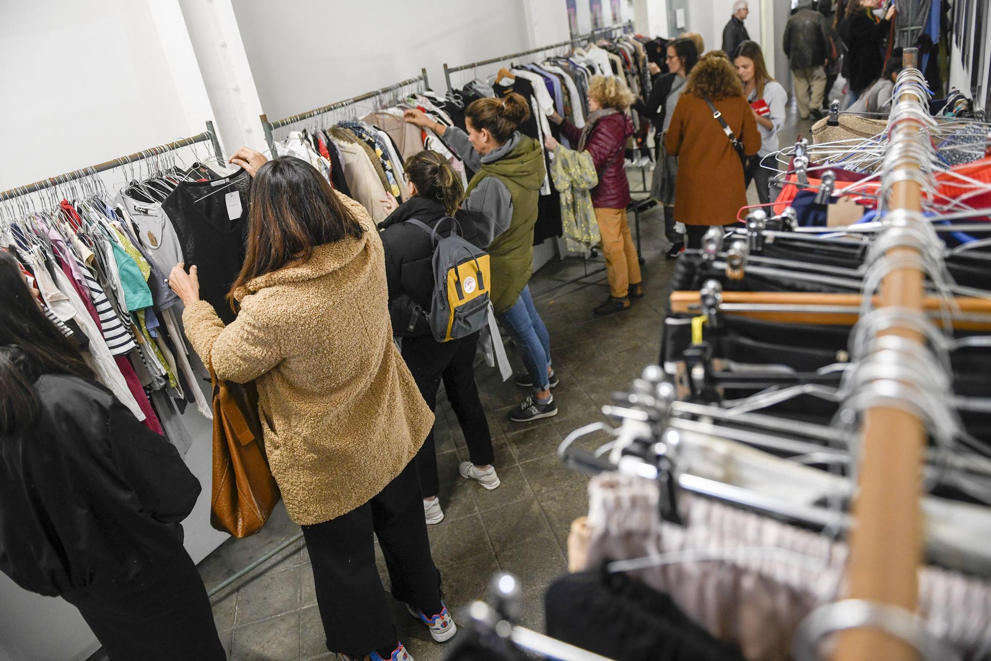 Mercadillo de ropa de segunda mano