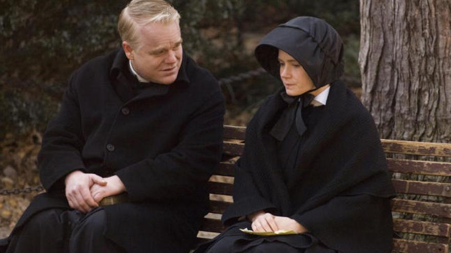 Philip Seymour Hoffmann es el sacerdote de costumbres renovadoras que chocará contra el inmovilismo que representa la madre superiora que encarna Meryl Streep.