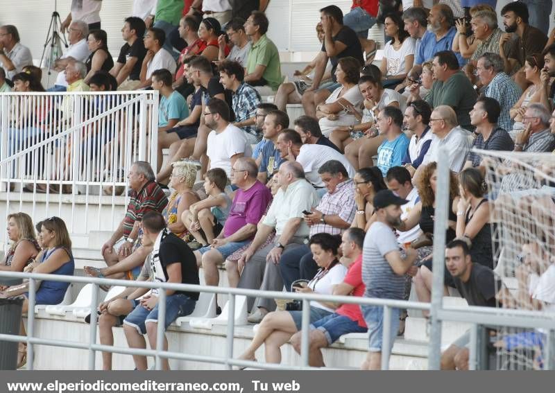 GALERÍA DE FOTOS -- El CD Castellón calienta motores frente al Almazora