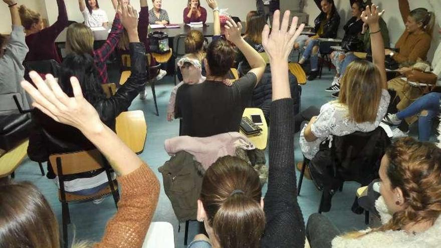 Asamblea de la plantilla de Bershka de ayer. // CIG