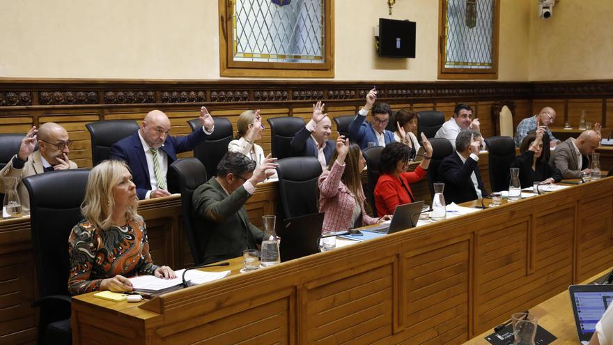 El Pleno para aprobar las ordenanzas fiscales de Gijón, en imágenes